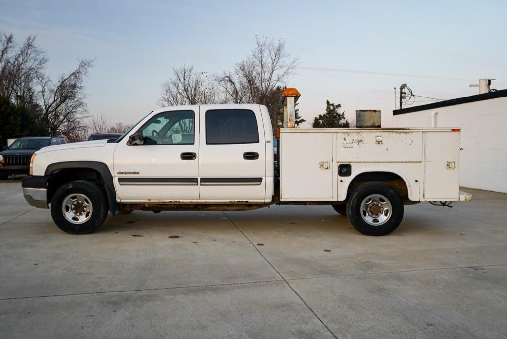 Chevrolet Silverado 2500HD Crew Cab Long Bed 2WD 2005