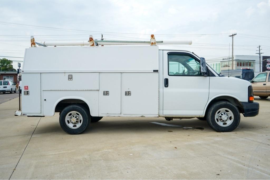 Chevrolet Express G3500 139" 2015