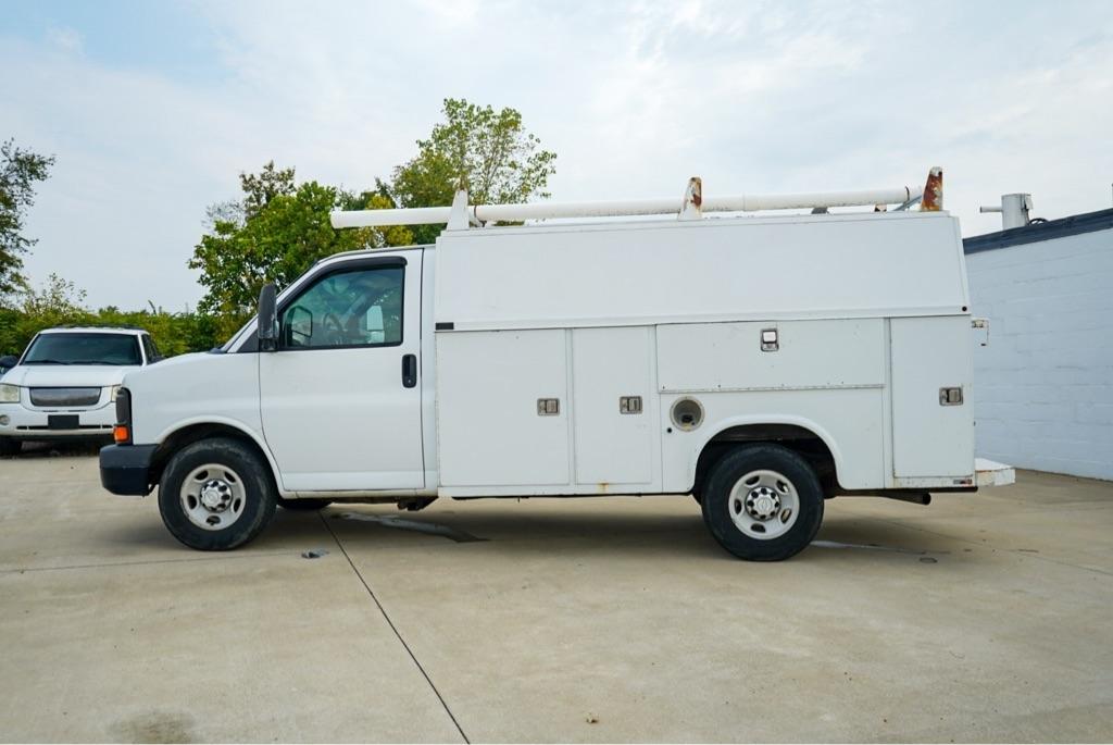 Chevrolet Express G3500 139" 2015