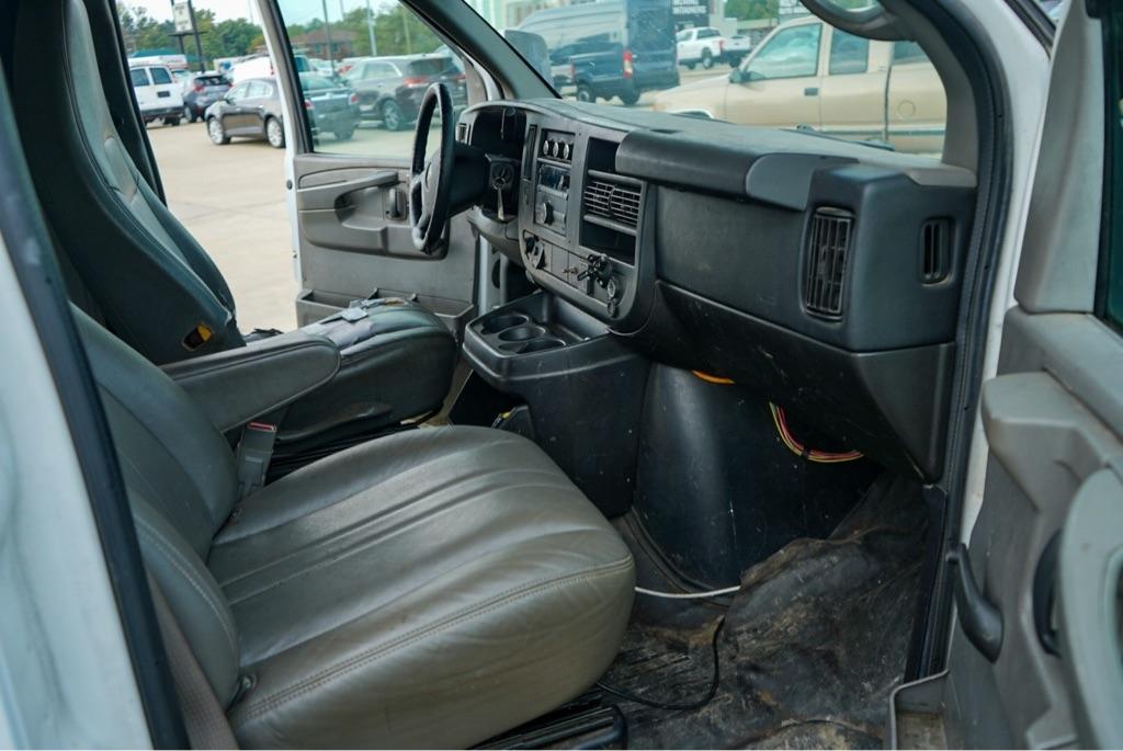 Chevrolet Express G3500 139" 2015