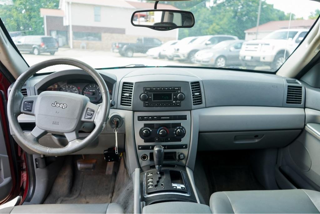Jeep Grand Cherokee Laredo 4WD 2005