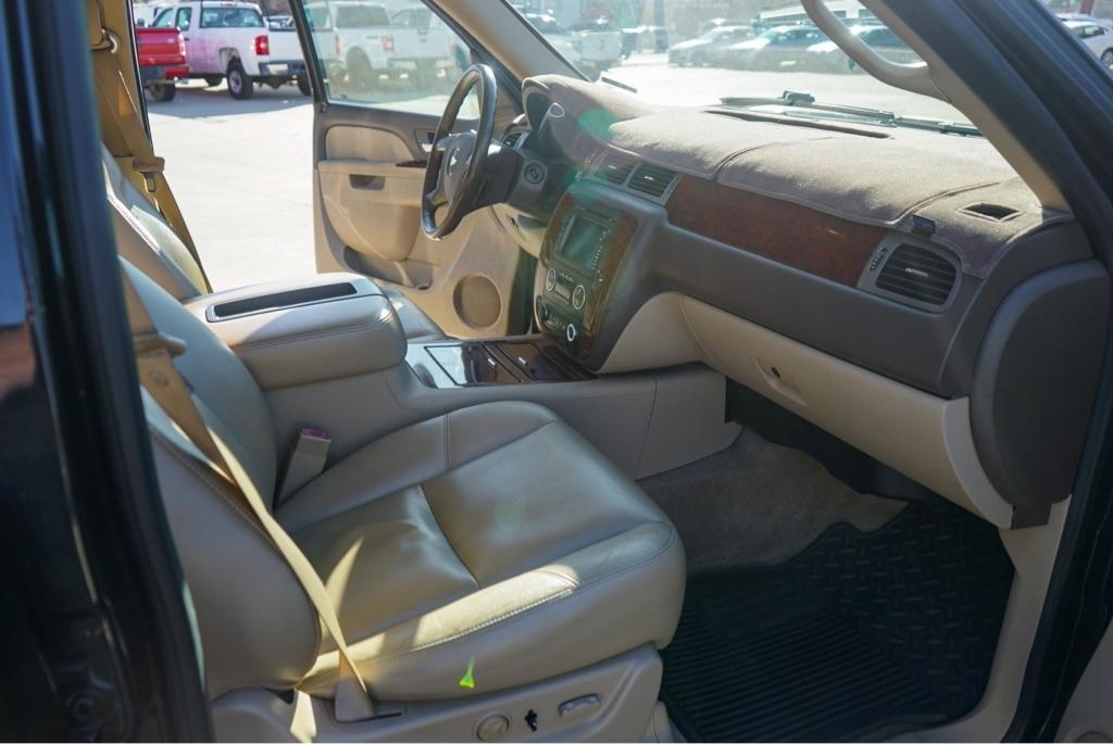Chevrolet Tahoe LTZ 4WD 2011