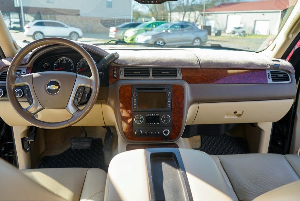 Chevrolet Tahoe LTZ 4WD 2011