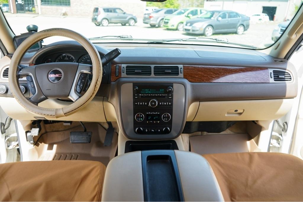 GMC Yukon SLE-1 4WD 2008