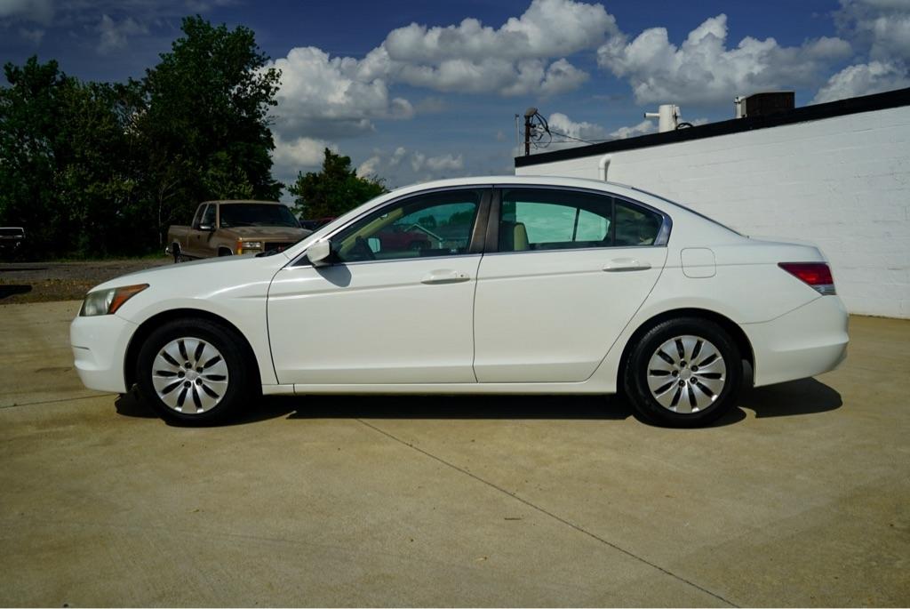 Honda Accord LX sedan AT 2010