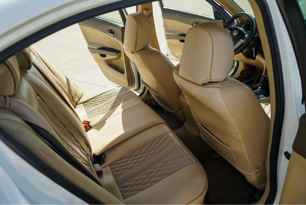 Honda Accord LX sedan AT 2010