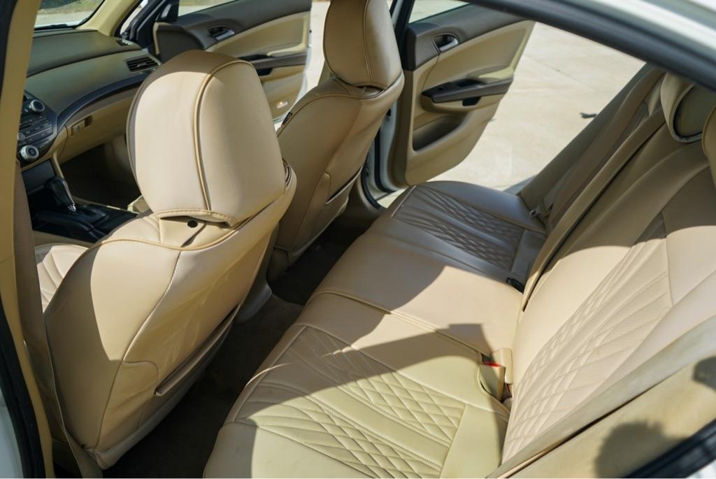Honda Accord LX sedan AT 2010