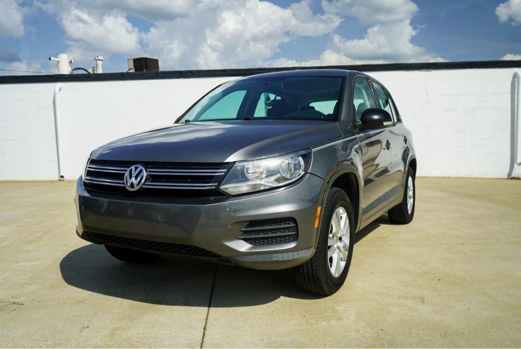Volkswagen Tiguan S 2012