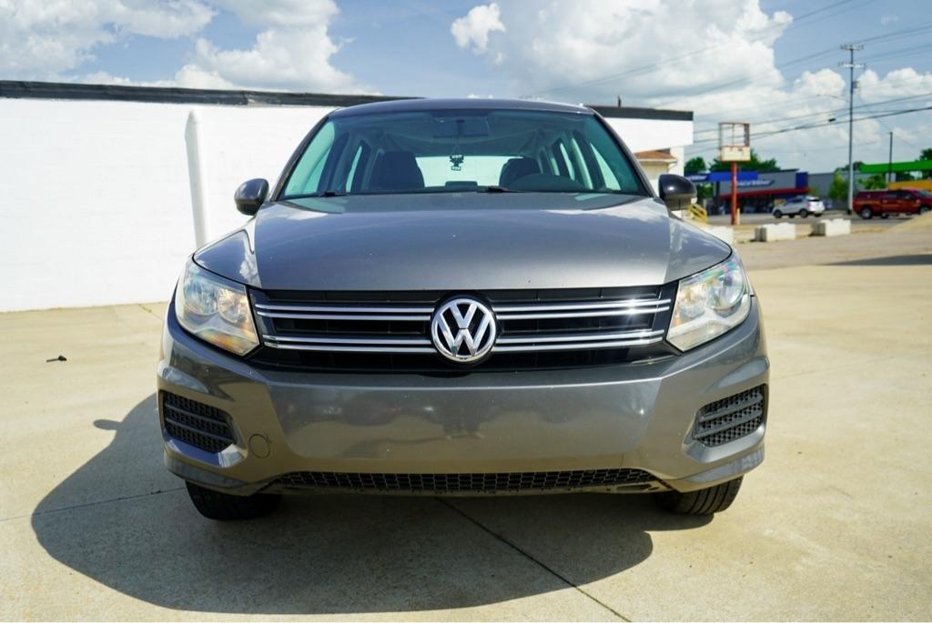Volkswagen Tiguan S 2012