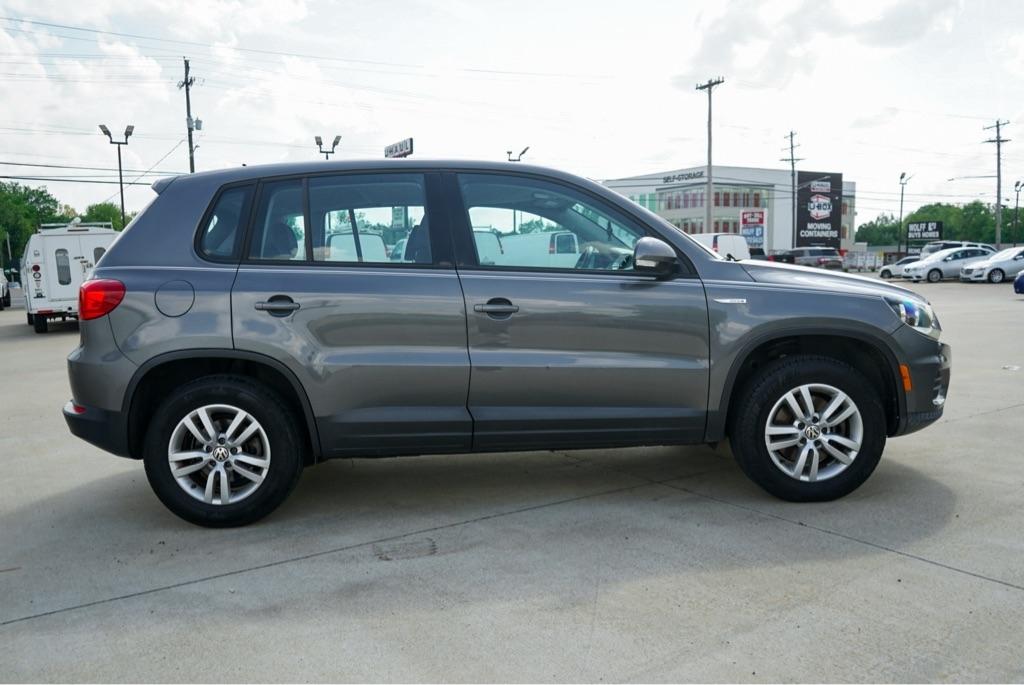 Volkswagen Tiguan S 2012