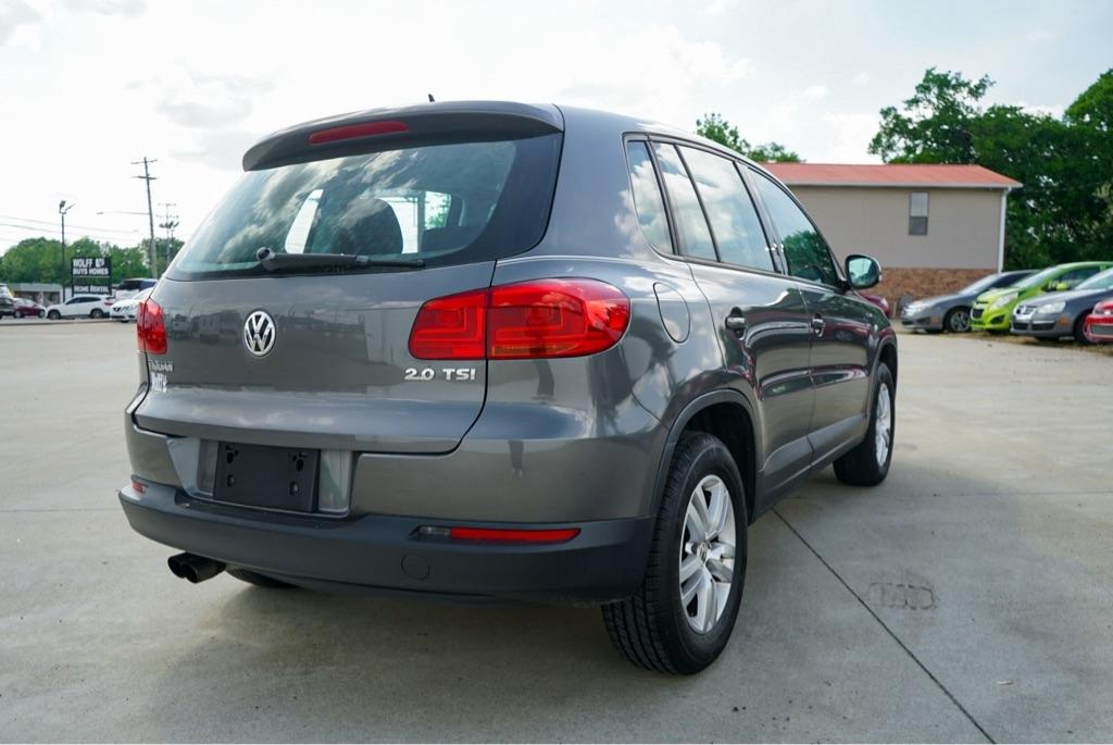 Volkswagen Tiguan S 2012