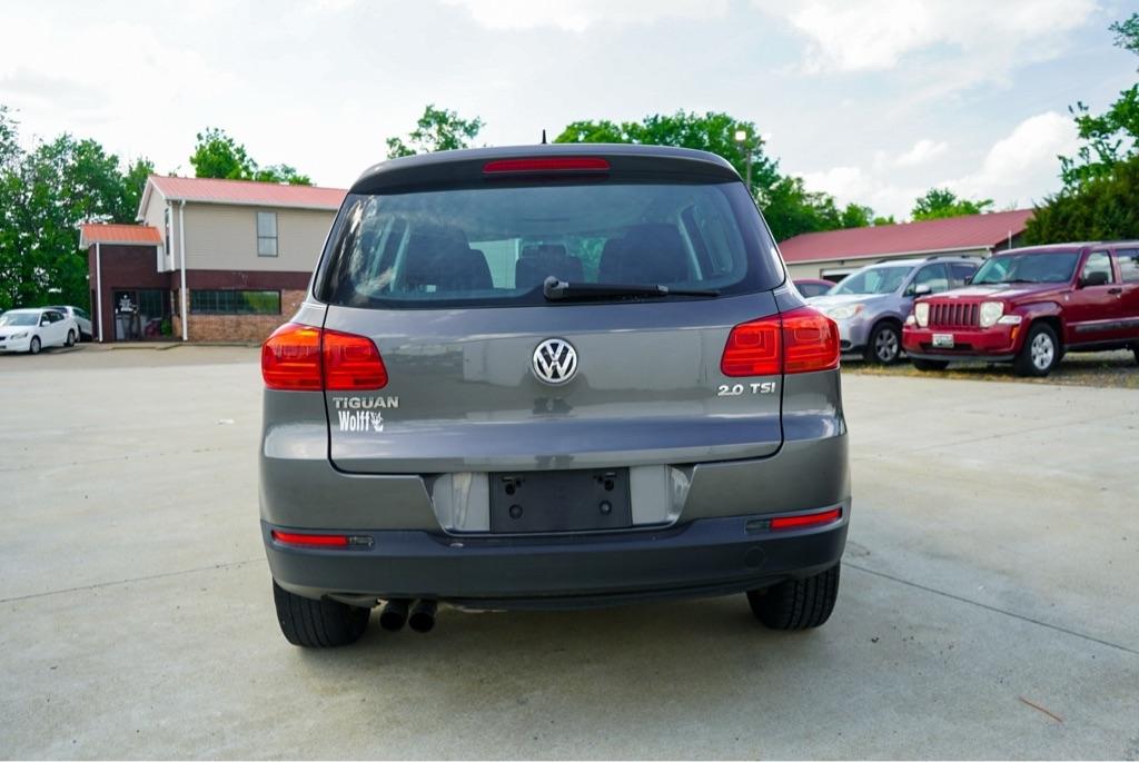 Volkswagen Tiguan S 2012