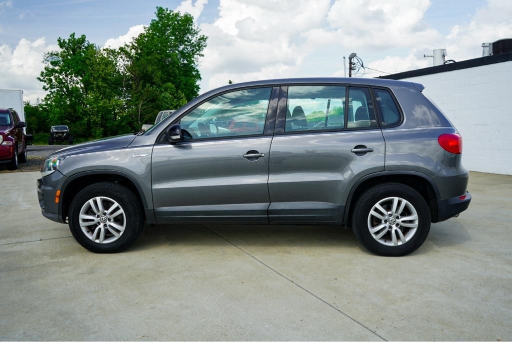 Volkswagen Tiguan S 2012