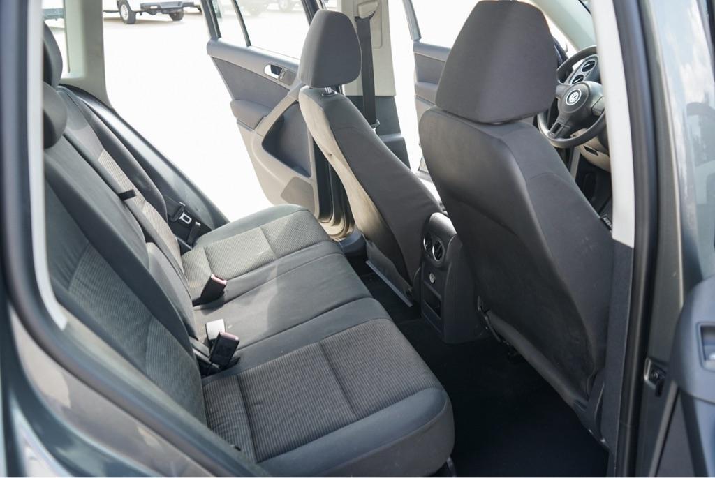 Volkswagen Tiguan S 2012