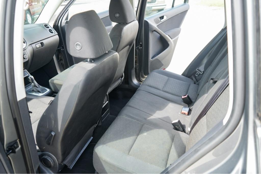 Volkswagen Tiguan S 2012