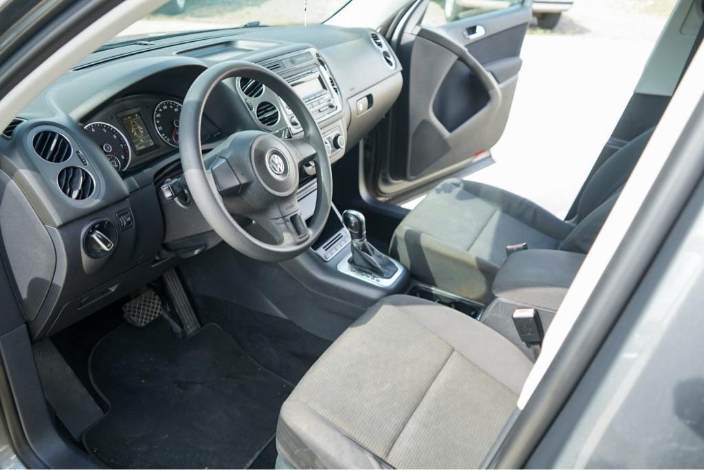 Volkswagen Tiguan S 2012
