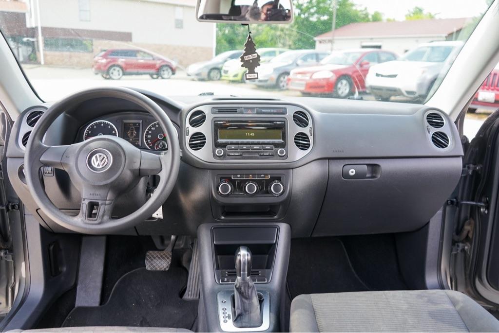 Volkswagen Tiguan S 2012