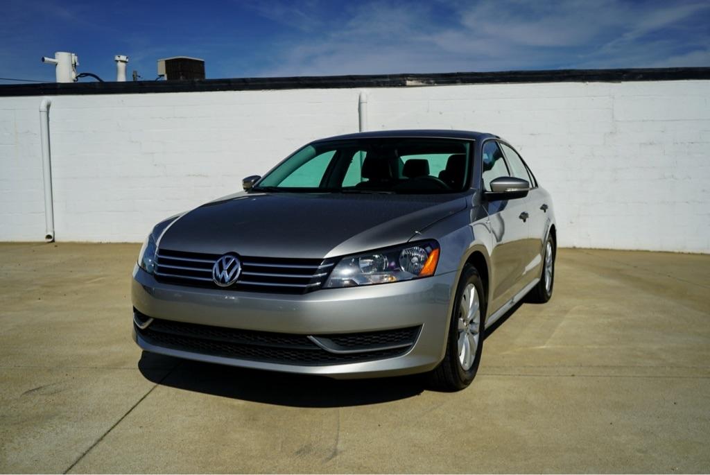 Volkswagen Passat 2.5L S 2013