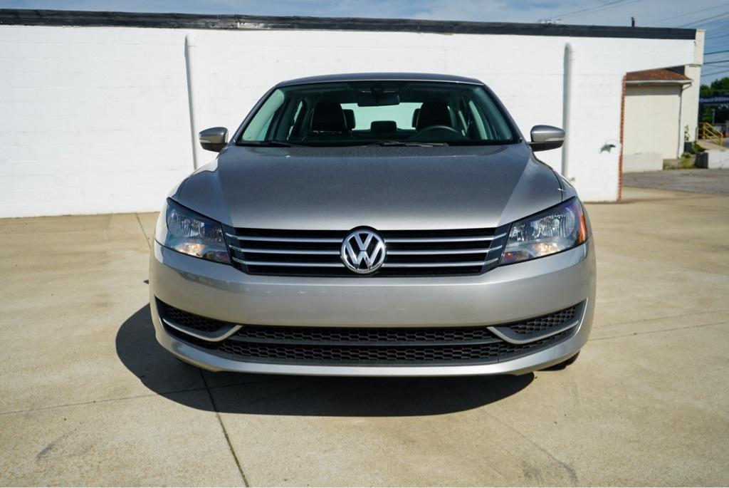 Volkswagen Passat 2.5L S 2013