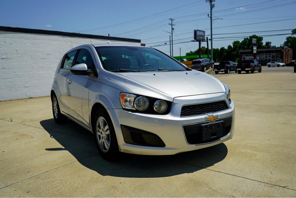 Chevrolet Sonic 2LT 5-Door 2012