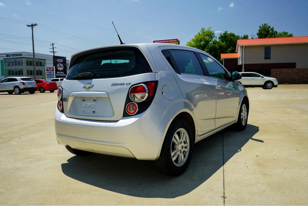 Chevrolet Sonic 2LT 5-Door 2012