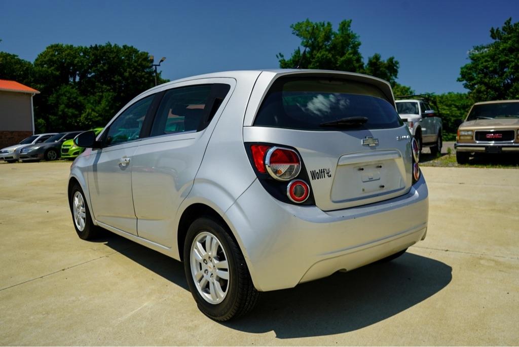 Chevrolet Sonic 2LT 5-Door 2012