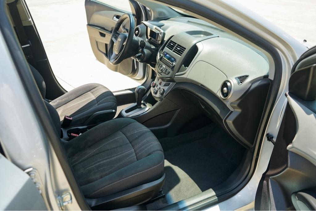 Chevrolet Sonic 2LT 5-Door 2012