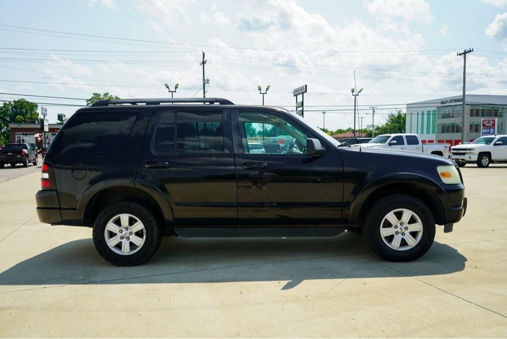 Ford Explorer XLT 4.0L 2WD 2009