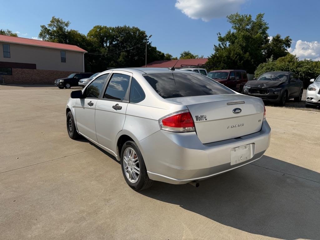 Ford Focus SE Sedan 2010