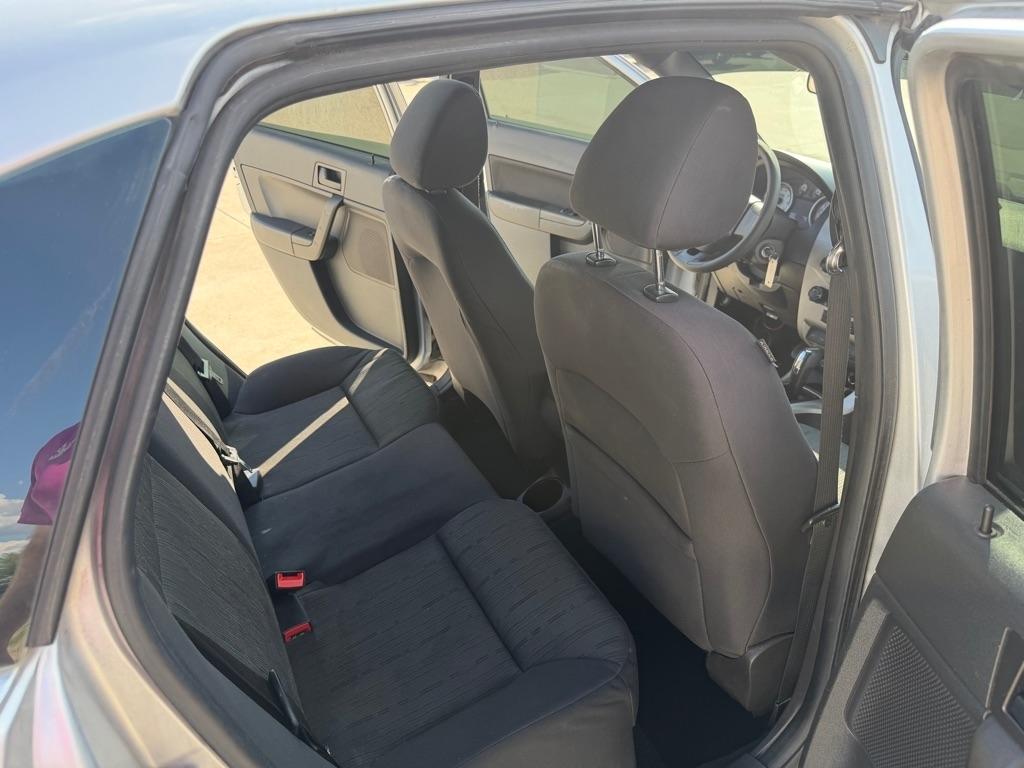 Ford Focus SE Sedan 2010