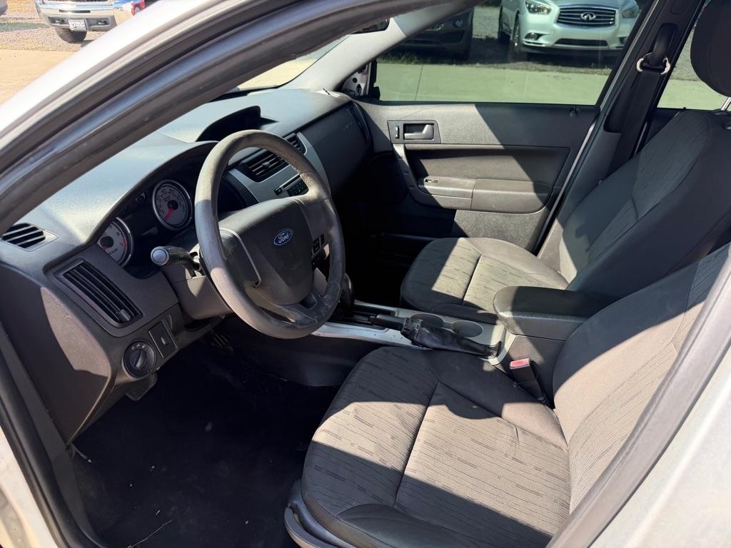 Ford Focus SE Sedan 2010