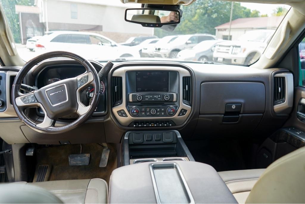 GMC Sierra 2500HD Denali Crew Cab 4WD 2015