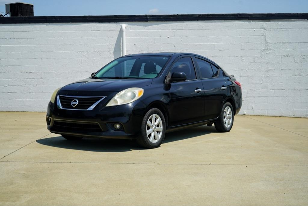 Nissan Versa 1.6 S 4A 2013