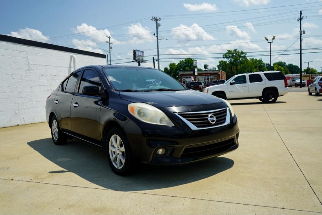 Nissan Versa 1.6 S 4A 2013