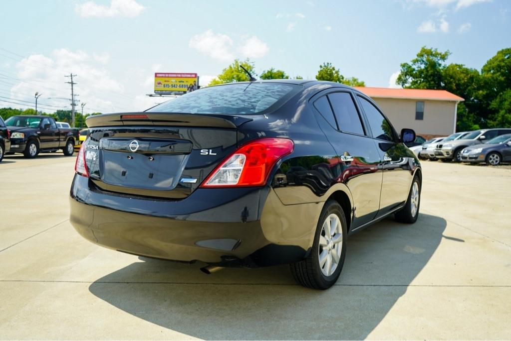 Nissan Versa 1.6 S 4A 2013