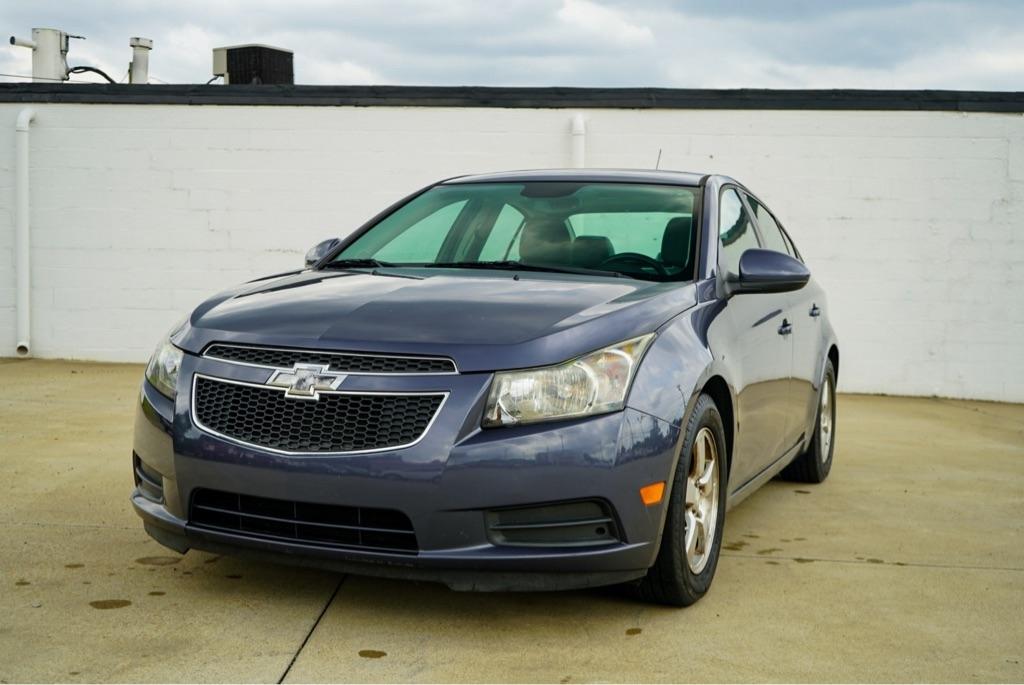 Chevrolet Cruze photo 2