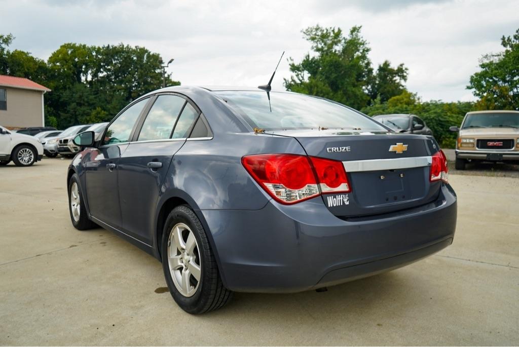 Chevrolet Cruze photo 8