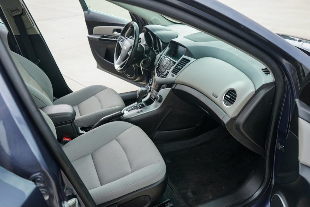 Chevrolet Cruze photo 10
