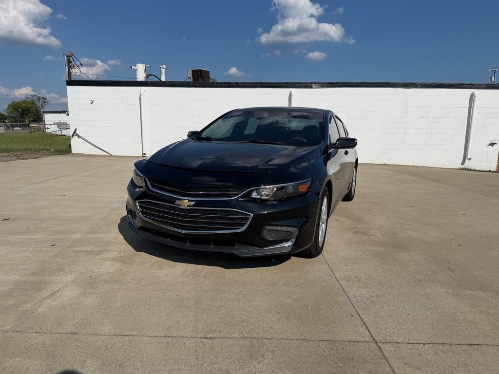 Chevrolet Malibu photo 2