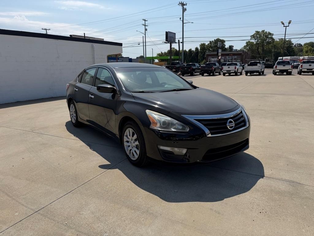 Nissan Altima photo 4