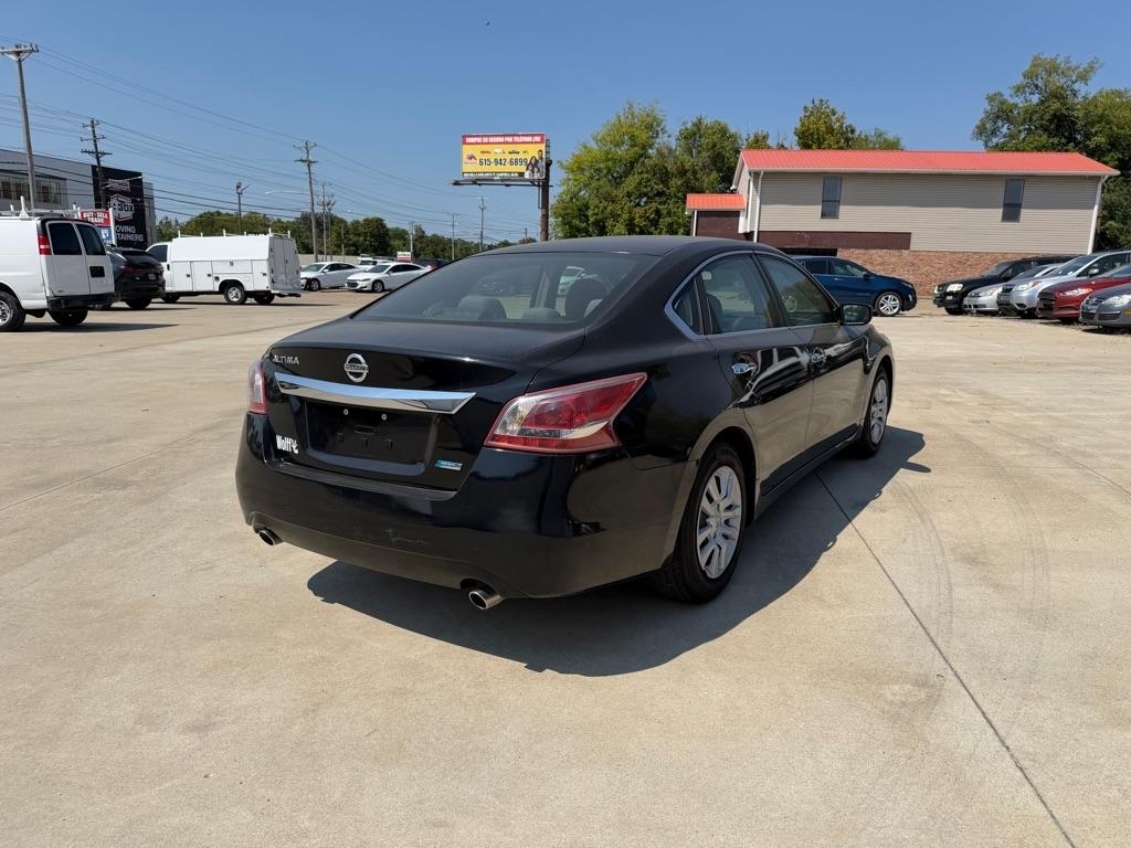 Nissan Altima photo 6
