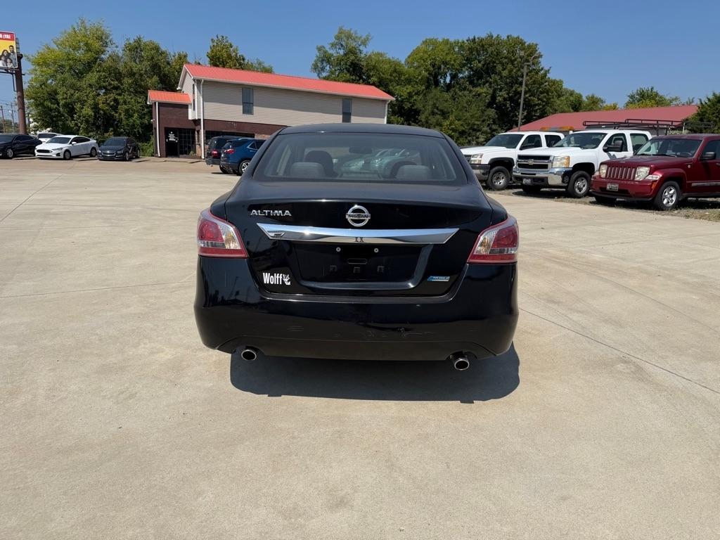 Nissan Altima photo 7