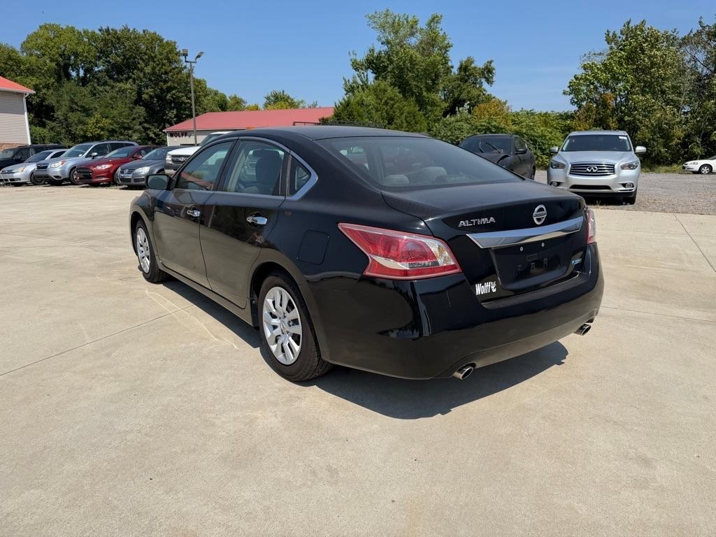 Nissan Altima photo 8