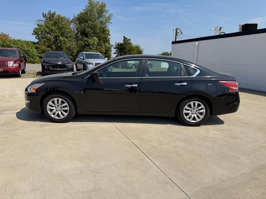 Nissan Altima photo 9
