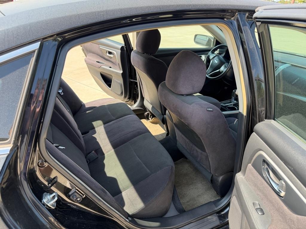 Nissan Altima photo 11