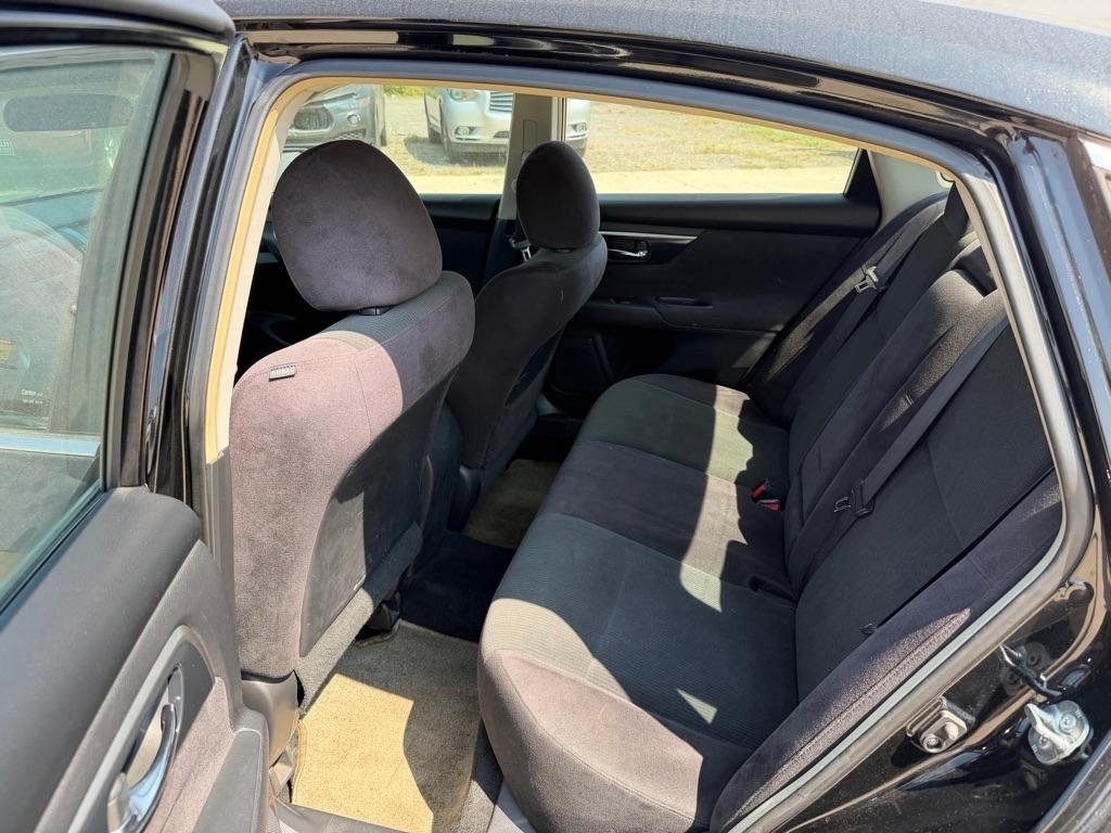 Nissan Altima photo 12