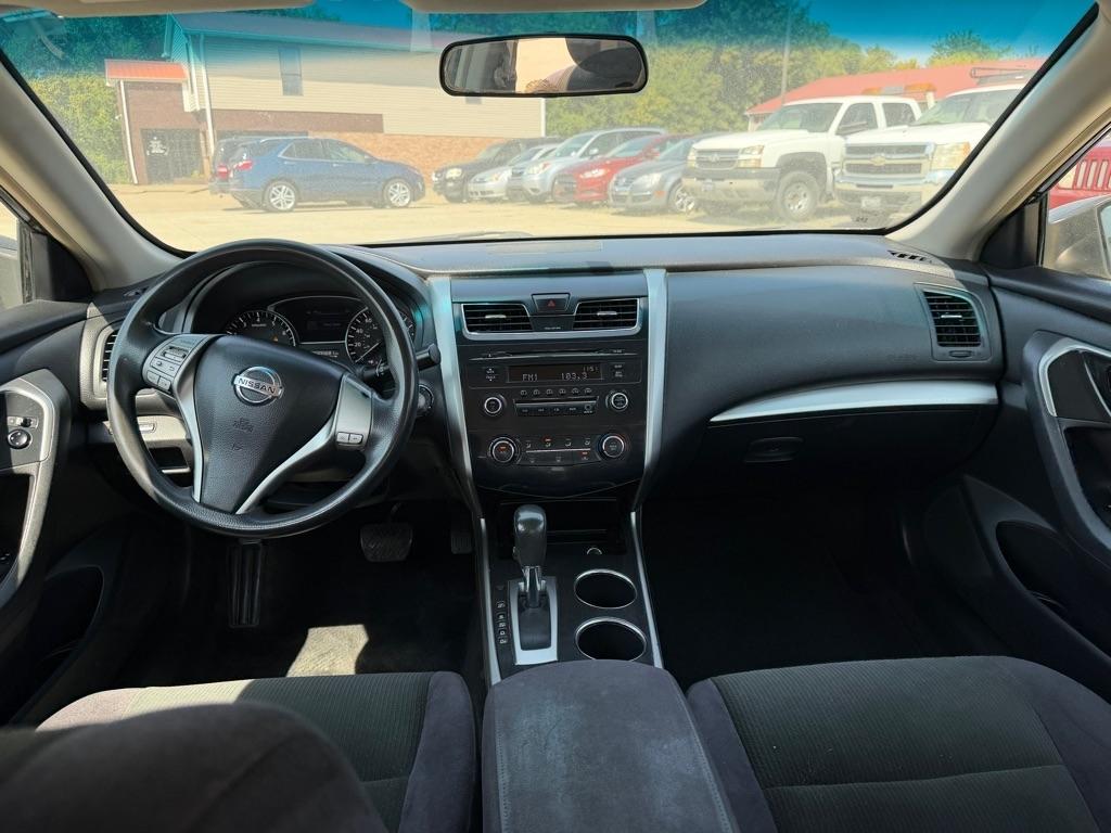 Nissan Altima photo 14