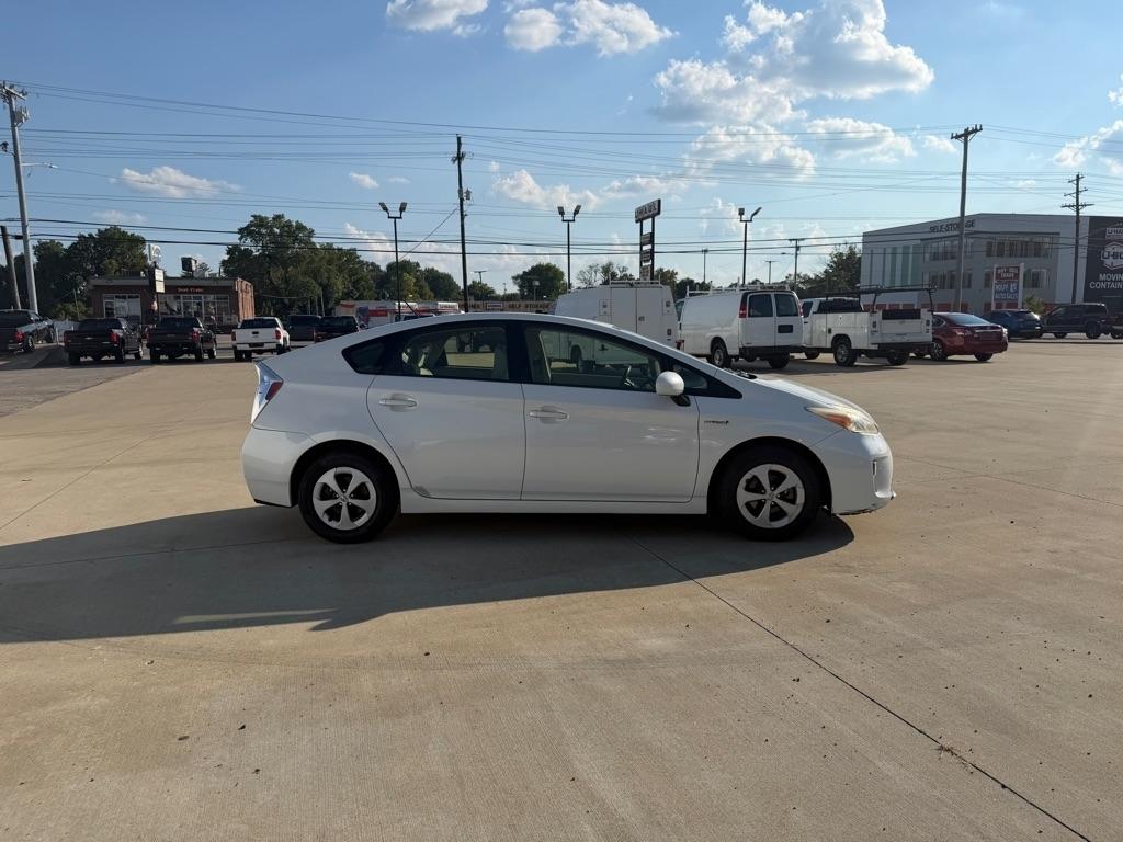 Toyota Prius photo 5