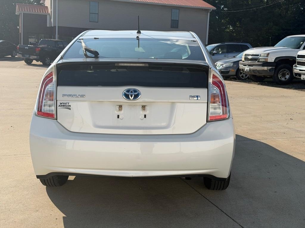 Toyota Prius photo 7