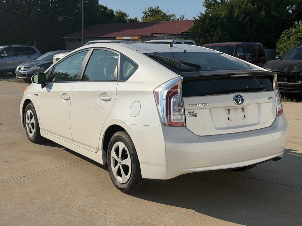 Toyota Prius photo 8